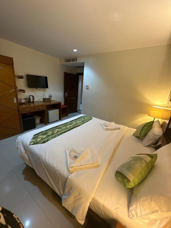 The Prisha Inn Patong Exteriör bild