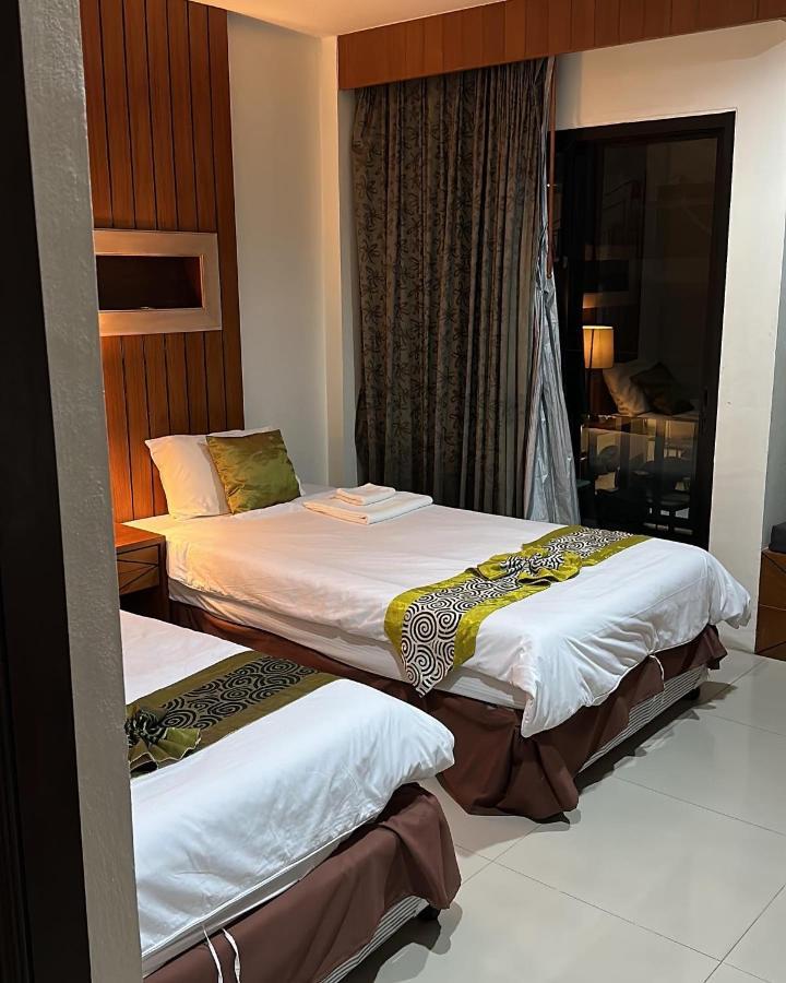 The Prisha Inn Patong Exteriör bild