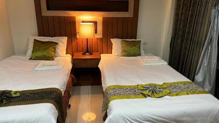 The Prisha Inn Patong Exteriör bild